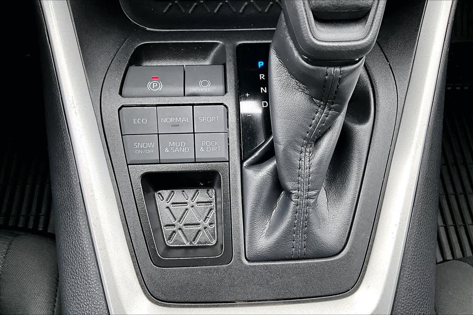 Certified 2025 Toyota RAV4 XLE AWD/4WD image 34