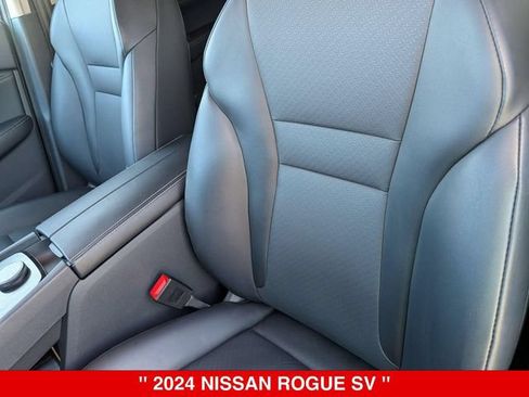 Certified 2024 Nissan Rogue SV w/ SV Premium Package AWD/4WD image 16