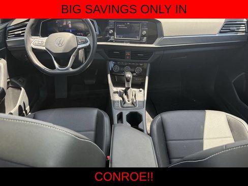 Used 2024 Volkswagen Jetta SE FWD image 25