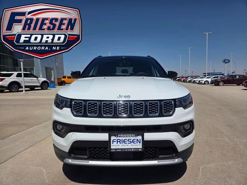 Used 2024 Jeep Compass Limited AWD/4WD image 2