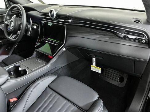 New 2025 Maserati Grecale Trofeo image 28