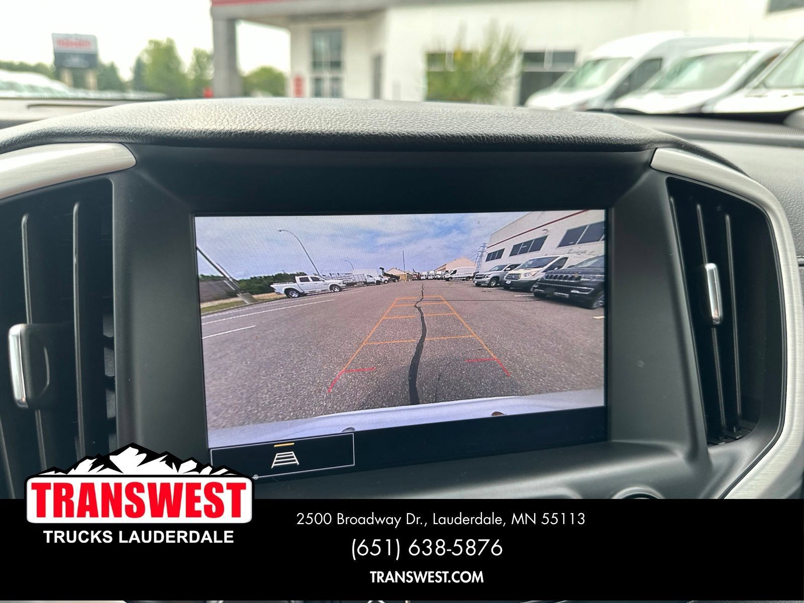 Used 2024 GMC Terrain SLT AWD/4WD image 18