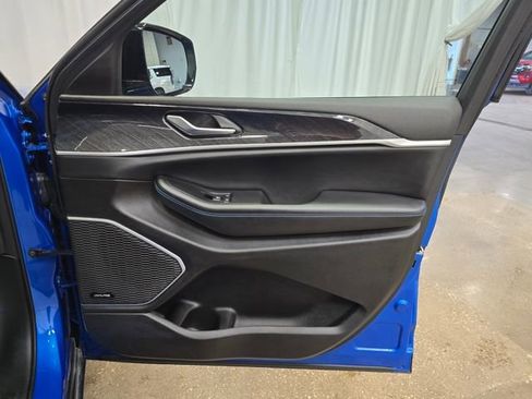 Used 2023 Jeep Grand Cherokee Trailhawk w/ Luxury Tech Group III image 6