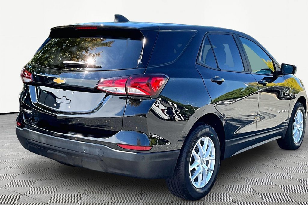 Used 2024 Chevrolet Equinox LS w/ LS Convenience Package FWD image 5