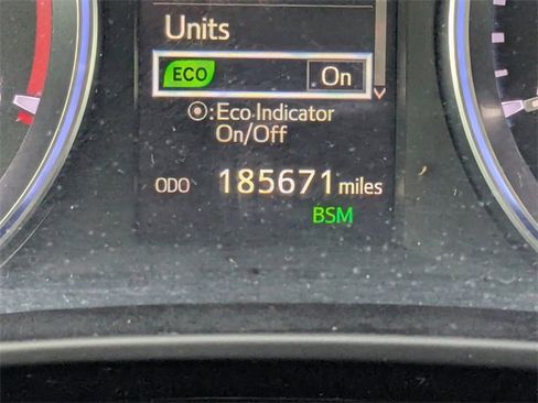 Used 2017 Toyota Highlander FWD V6 image 31