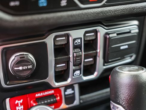 Used 2024 Jeep Wrangler Willys image 15