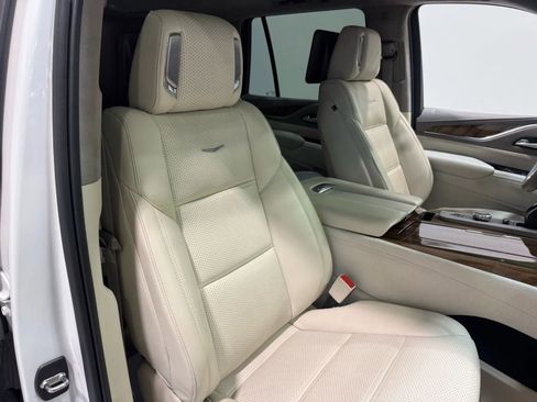 Used 2021 Cadillac Escalade Premium Luxury Platinum image 27