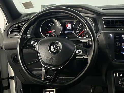 Used 2021 Volkswagen Tiguan SE R-Line image 15