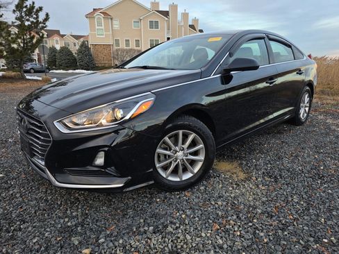 Used 2019 Hyundai Sonata SE w/ Cargo Package image 2