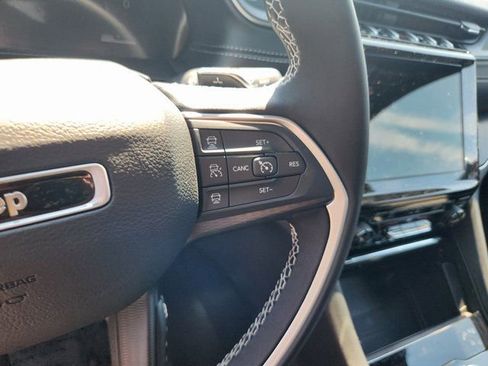 New 2025 Jeep Grand Cherokee Laredo w/ Luxury Tech Group I AWD/4WD image 21