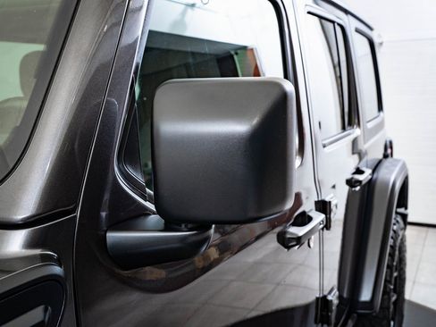 Used 2024 Jeep Wrangler Unlimited image 15