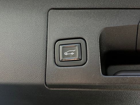 Used 2018 Cadillac XT5 Luxury w/ Driver Awareness Package image 20