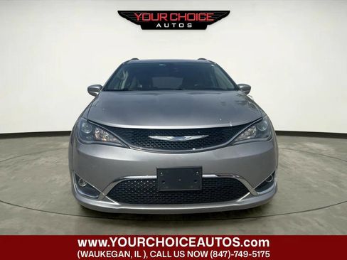 Used 2018 Chrysler Pacifica Touring-L FWD image 8