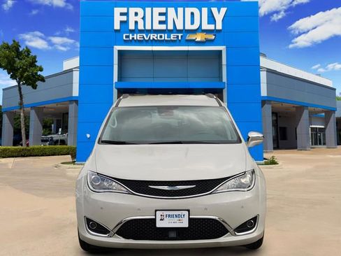 Used 2020 Chrysler Pacifica Limited w/ Advanced Safetytec Group image 2