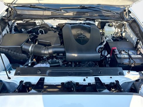 Used 2022 Toyota Tacoma TRD Off-Road image 23