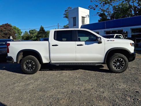 Used 2023 Chevrolet Silverado 1500 ZR2 w/ Technology Package AWD/4WD image 9