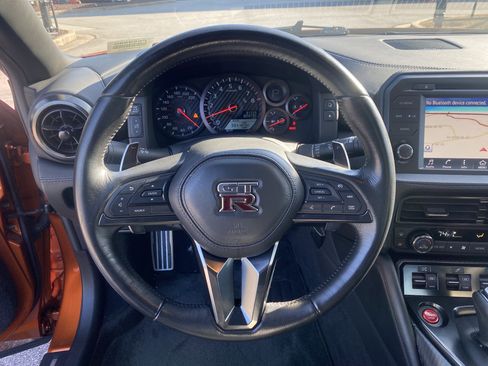 Used 2017 Nissan GT-R Premium image 9