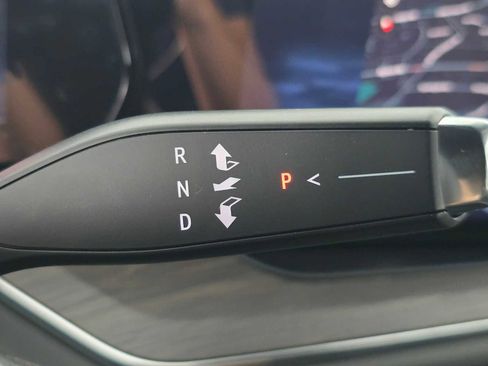 New 2025 Chevrolet Suburban Premier image 29