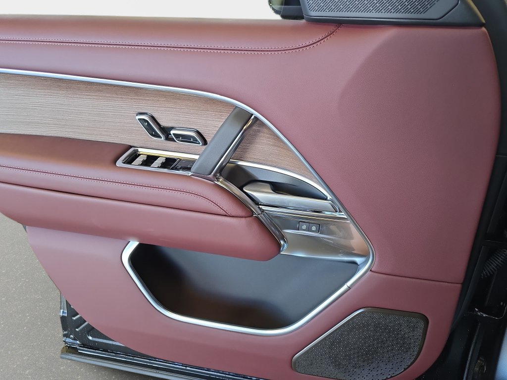 New 2026 Land Rover Range Rover Autobiography AWD/4WD image 19