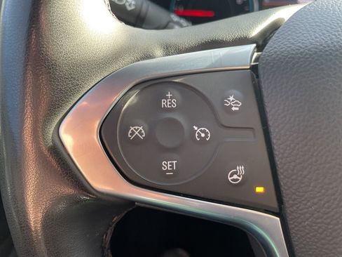 Used 2023 Chevrolet Traverse LT image 12