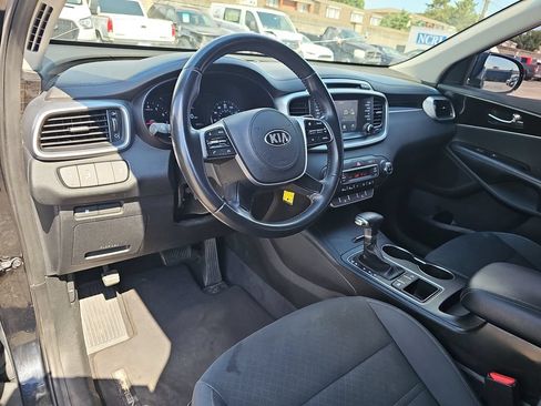 Used 2019 Kia Sorento FWD w/ LX Convenience Package image 16