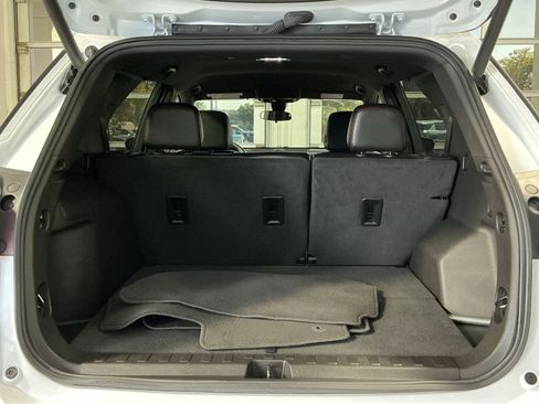 Used 2024 Chevrolet Equinox RS w/ RS Leather Package AWD/4WD image 25