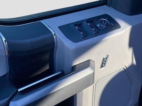 Used 2018 Ford F150 XLT image 18