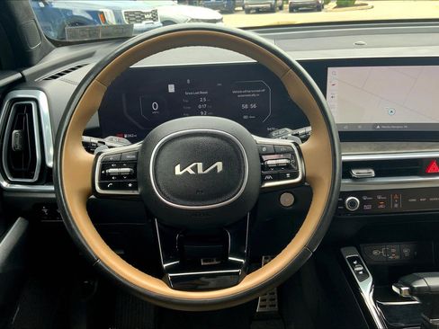 Used 2024 Kia Sorento SX Prestige w/ Olive Brown Leather Package image 7