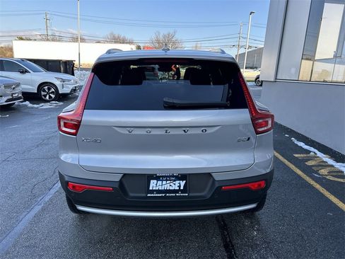 Certified 2023 Volvo XC40 B5 Plus image 7