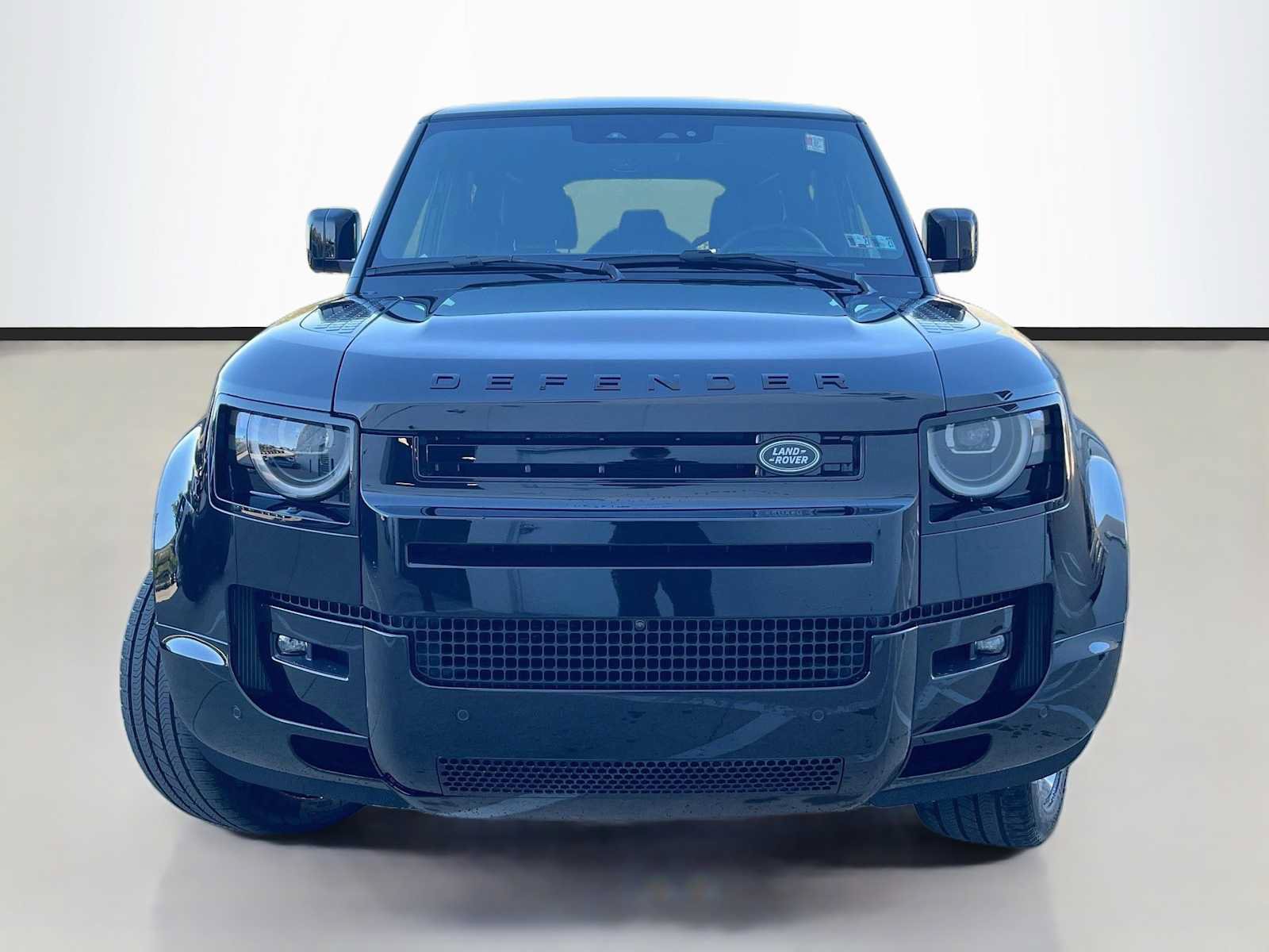 New 2026 Land Rover Defender 110 X-Dynamic SE AWD/4WD image 2