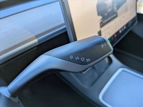 Used 2023 Tesla Model Y Long Range image 13