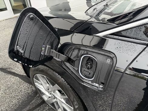 New 2025 Cadillac Optiq Luxury 1 w/ LPO, Floor Liner Package image 8