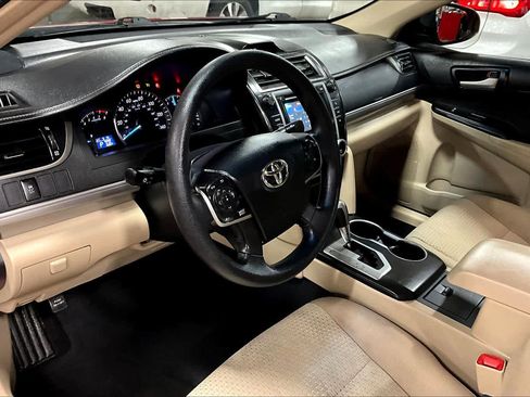 Used 2013 Toyota Camry LE image 14