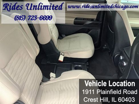 Used 2020 Ford Explorer XLT image 35