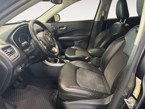 Used 2019 Jeep Compass Latitude w/ Popular Equipment Group AWD/4WD image 7