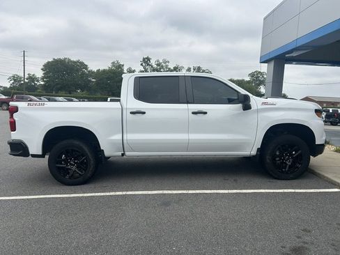 Used 2024 Chevrolet Silverado 1500 Custom Trail Boss AWD/4WD image 4