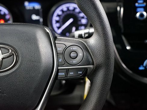 Used 2021 Toyota Camry LE image 13