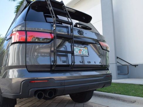 Used 2025 Toyota Sequoia TRD Pro AWD/4WD image 18
