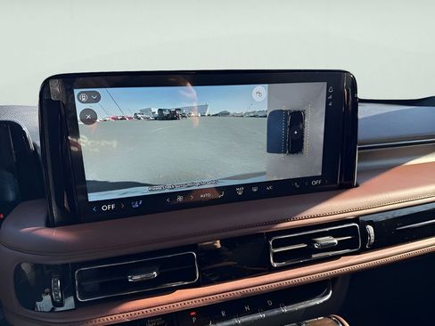 Used 2025 Lincoln Aviator Reserve AWD/4WD image 36