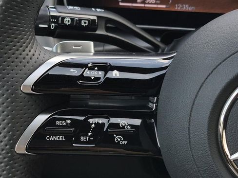 Certified 2025 Mercedes-Benz GLC 300 image 28