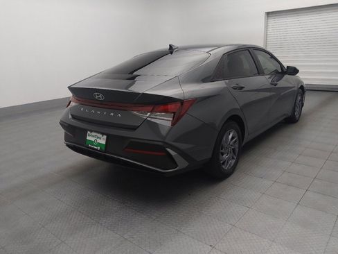 Used 2024 Hyundai Elantra SEL image 9