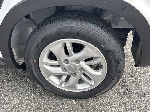 New 2026 Hyundai Venue SE FWD image 18