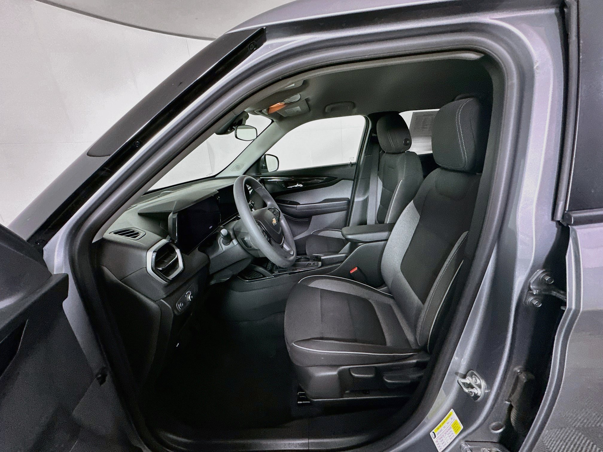 Used 2025 Chevrolet TrailBlazer LT FWD image 13
