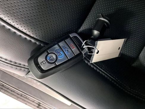 Used 2026 Ford F450 Platinum w/ FX4 Off-Road Package image 13