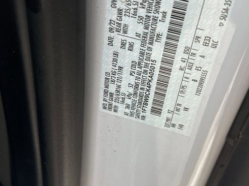 Used 2023 Ford E-Transit Medium Roof image 32