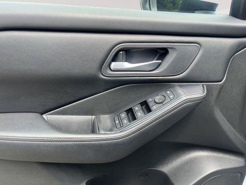 Certified 2025 Nissan Rogue SV AWD/4WD image 19