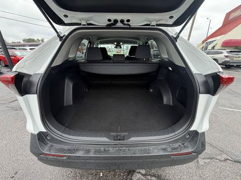 Used 2025 Toyota RAV4 XLE AWD/4WD image 11