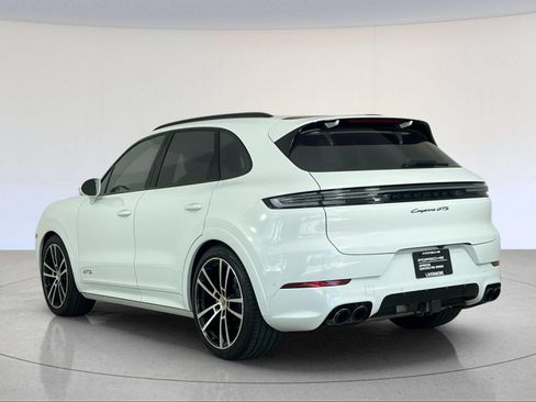 Used 2026 Porsche Cayenne GTS AWD/4WD image 3