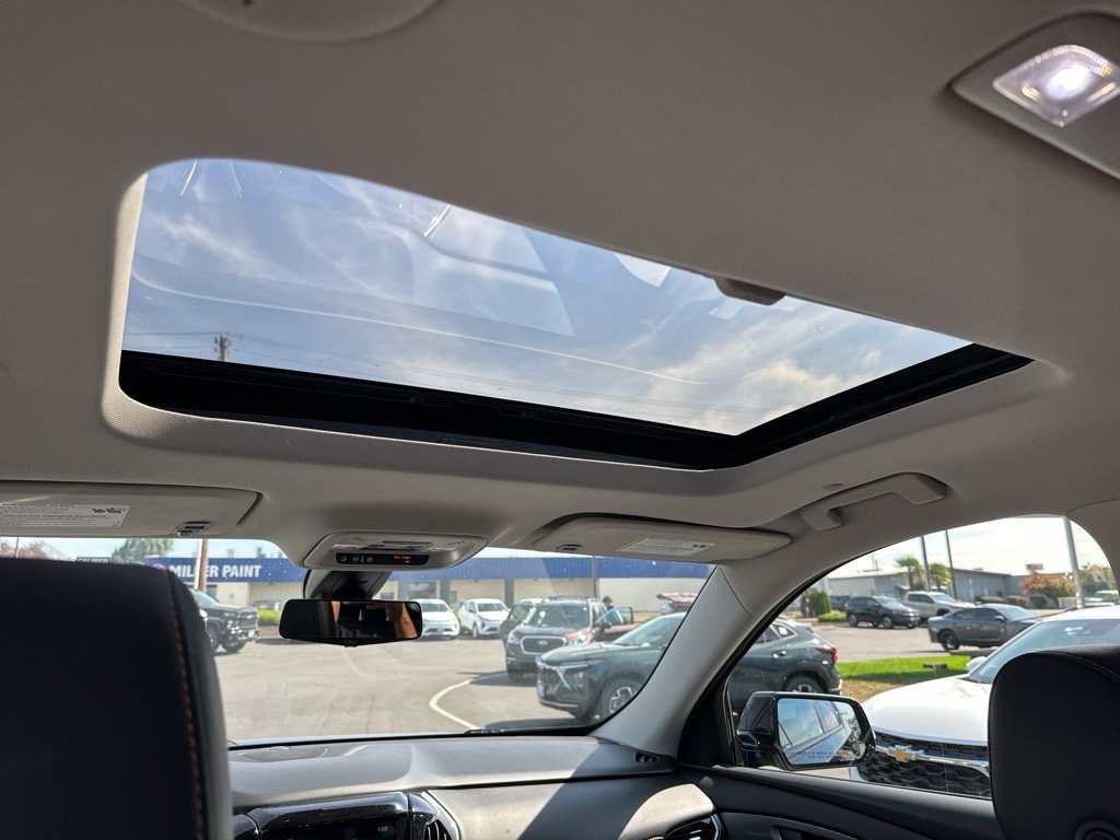 Used 2019 Chevrolet Traverse Premier w/ Redline Edition AWD/4WD image 12
