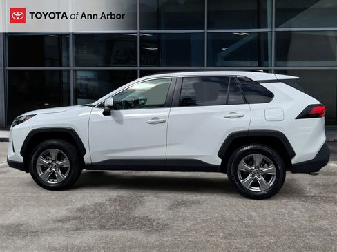 Used 2025 Toyota RAV4 XLE AWD/4WD image 8